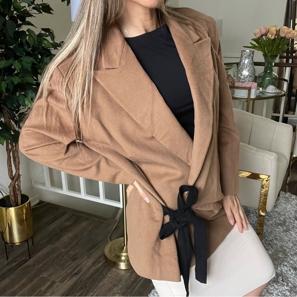 Gianni Versace Vintage 100% Wool Wrap-Tie Shoulder Pads Blazer Jacket Beige 10 - Picture 4 of 17